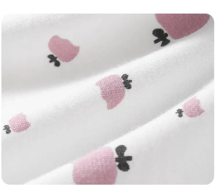 Cotton women panties 4-pack in white with pink heart print by Simples Market