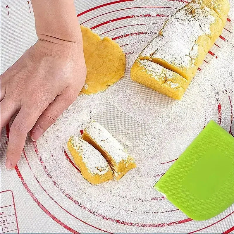 One Piece Plastic Cake Cream Spatula Dough Knife Butter Scraper With Smooth Edge For Baking Tools