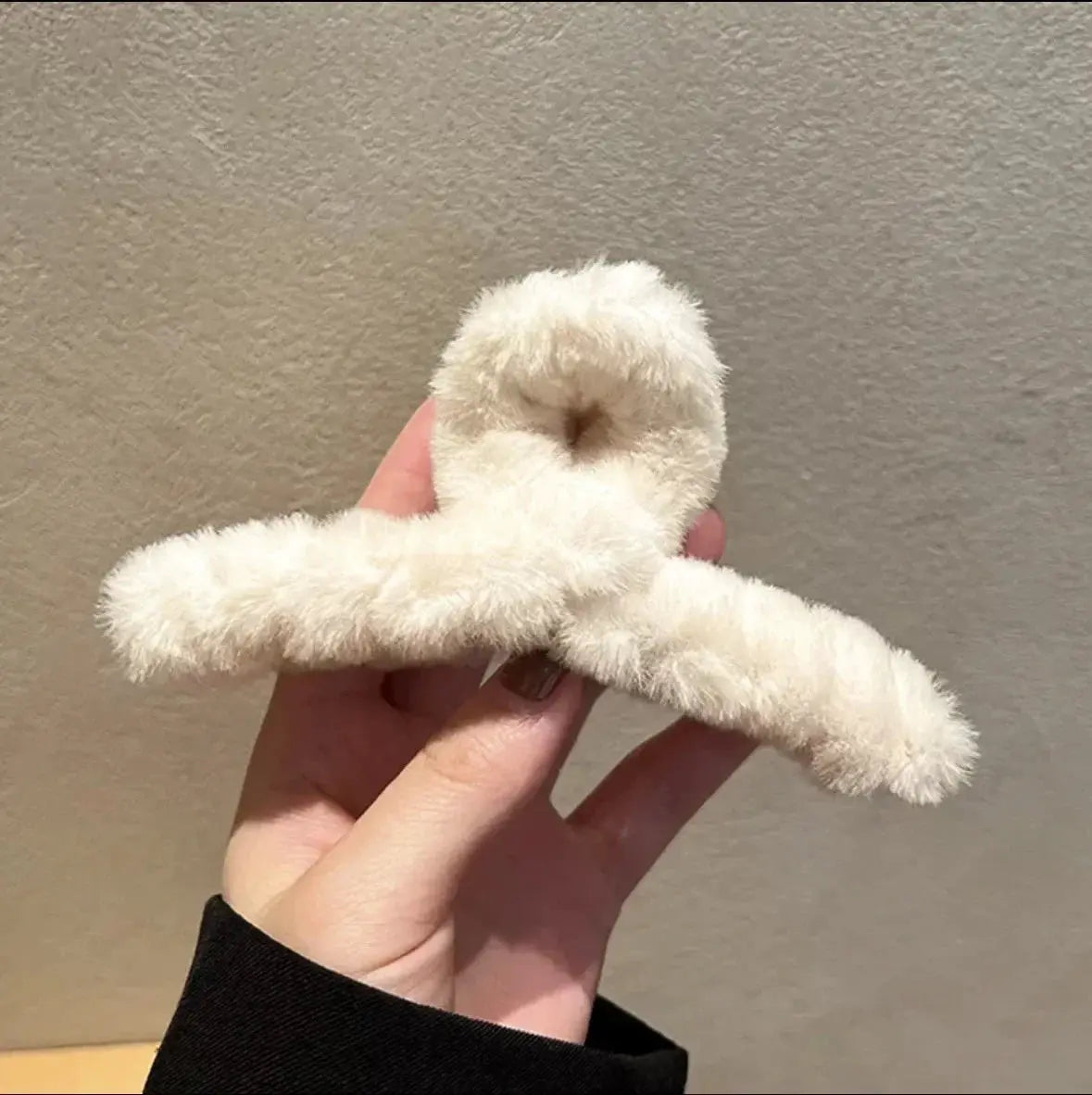 CosyGlam Winter Faux Fur Hair Claw Clip Acrylic Crab Barrette For Cosy Winter Styles