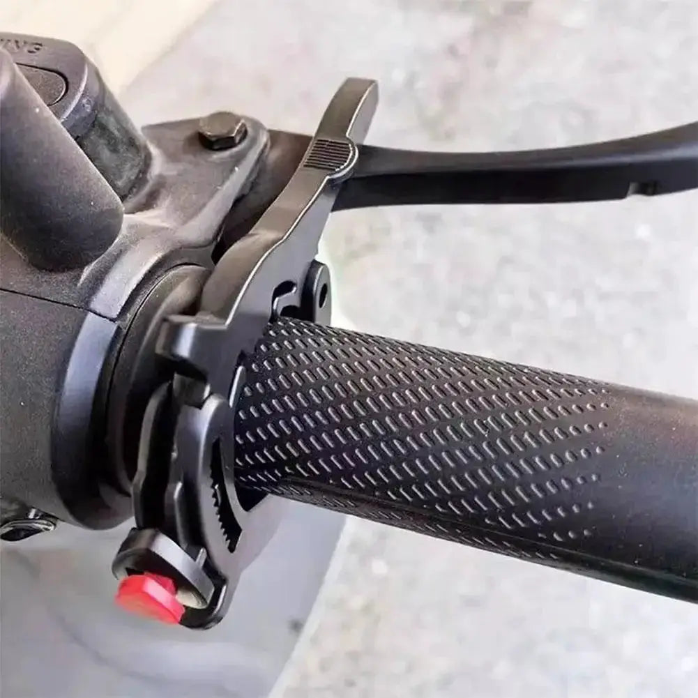 Universal Motorcycle Throttle Cruise Control Clip for Smooth Riding and Reduced Hand Fatigue