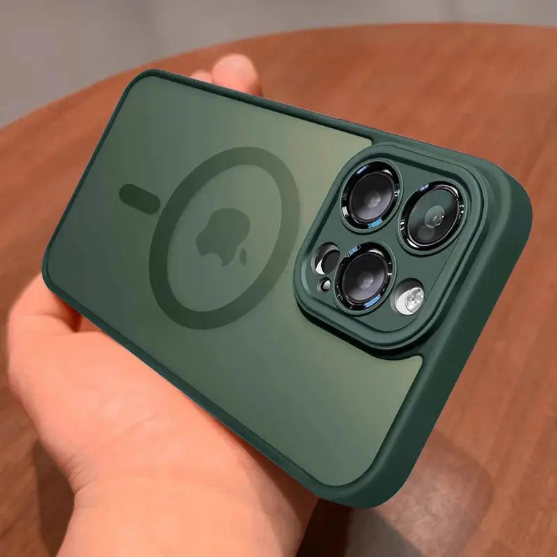 Simples Market Luxury Matte Armor MagSafe iPhone case in dark green.