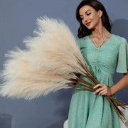 Five Pieces 42cm Artificial Pampas Grass Plumes For Wedding Props And Boho Home Decoration
