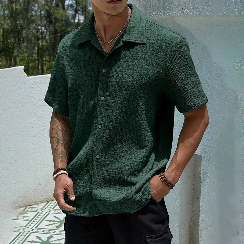 Men's green textured short-sleeve casual shirt with front buttons
