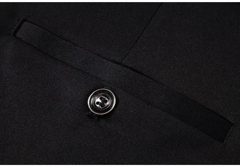 Black men's stretch Bermuda shorts with button waist and belt loop