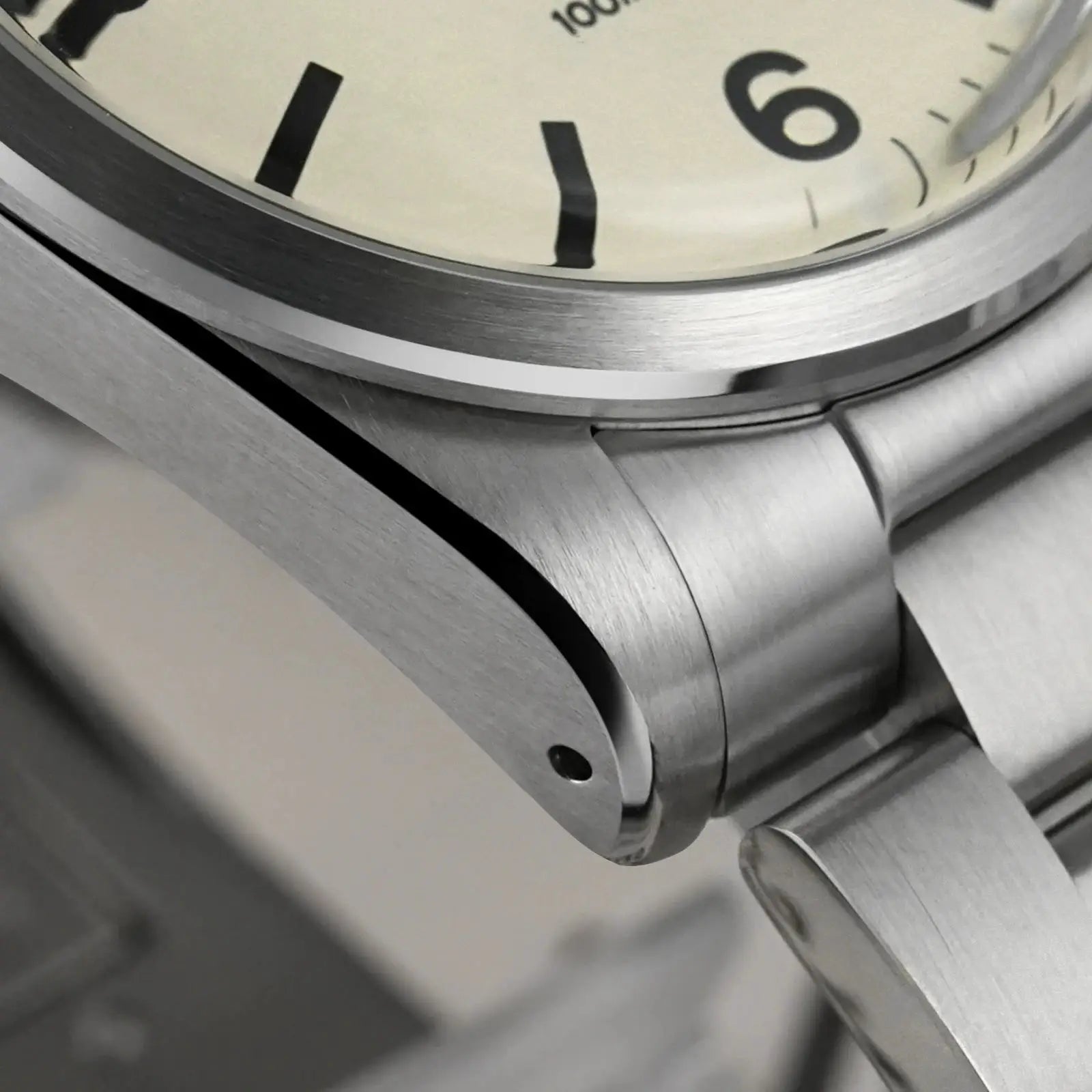 Watchdives WD1960S V2 stainless steel wristwatch with brushed bracelet and sapphire crystal