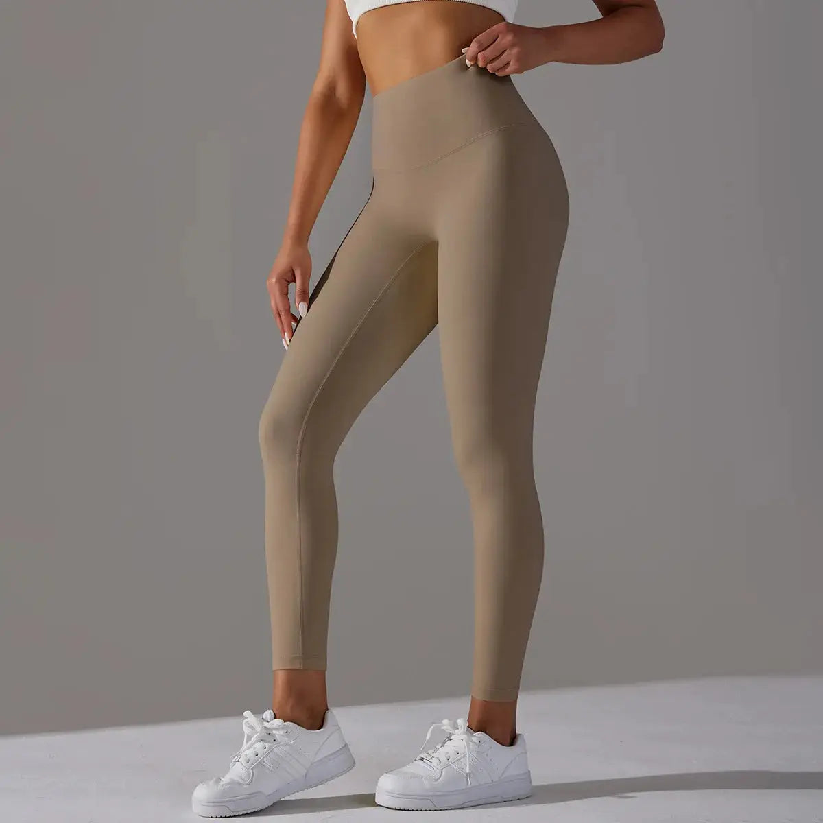 High-waist nude leggings for fitness and yoga by Simples Market