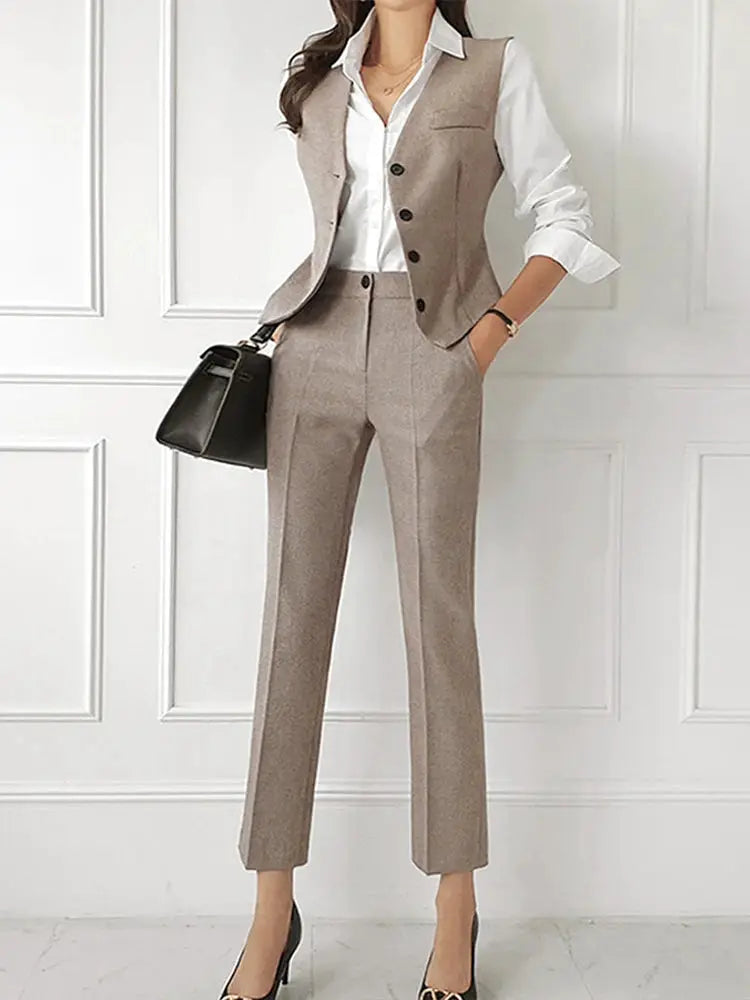 Three-piece beige women's office suit with blazer, vest and pants by Simples Market