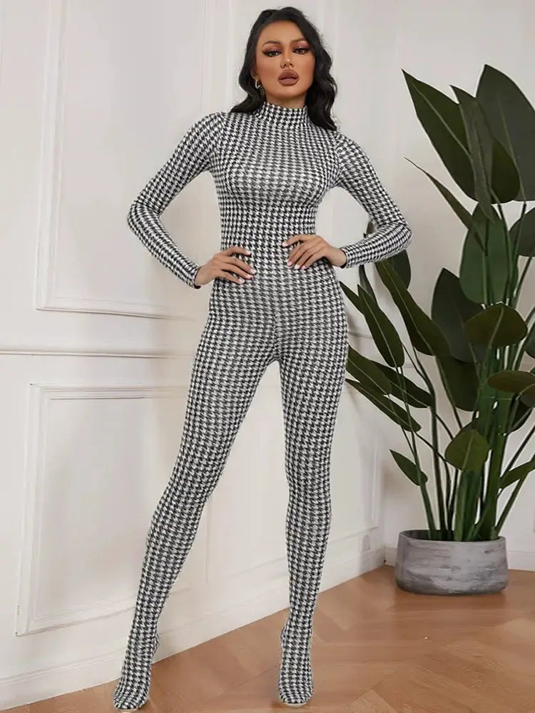 Sisterlinda jumpsuit, black and white houndstooth pattern, turtleneck, long sleeves, skinny fit, Simples Market