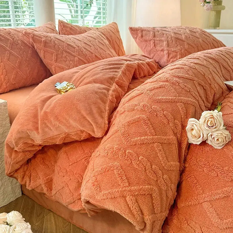 Simples Market Tafuru Milk fleece quilt set in peach, thick warm solid color duvet cover with pillow shams on a bed