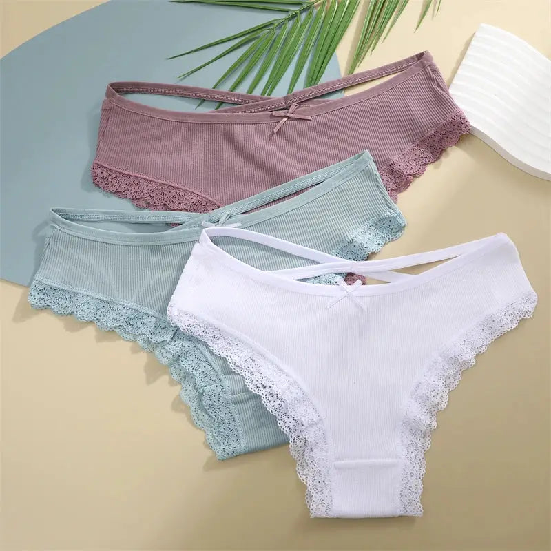 2-pack cotton panties for women in lace Brazilian briefs, Simples Market, mauve, light blue, and white.