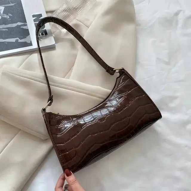 Alligator-pattern PU leather handbag for women; small underarm messenger bag with a single strap.