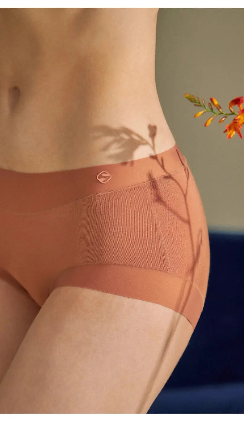 SUJIIN seamless women's panties in rose-pink, breathable and comfortable briefs by Simples Market.