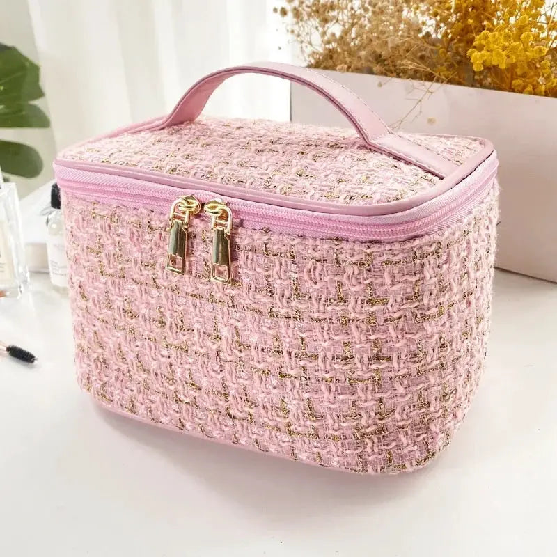 BX100 Knitted Style Makeup Bag Portable Fashionable Large Storage For Travel And Daily Use