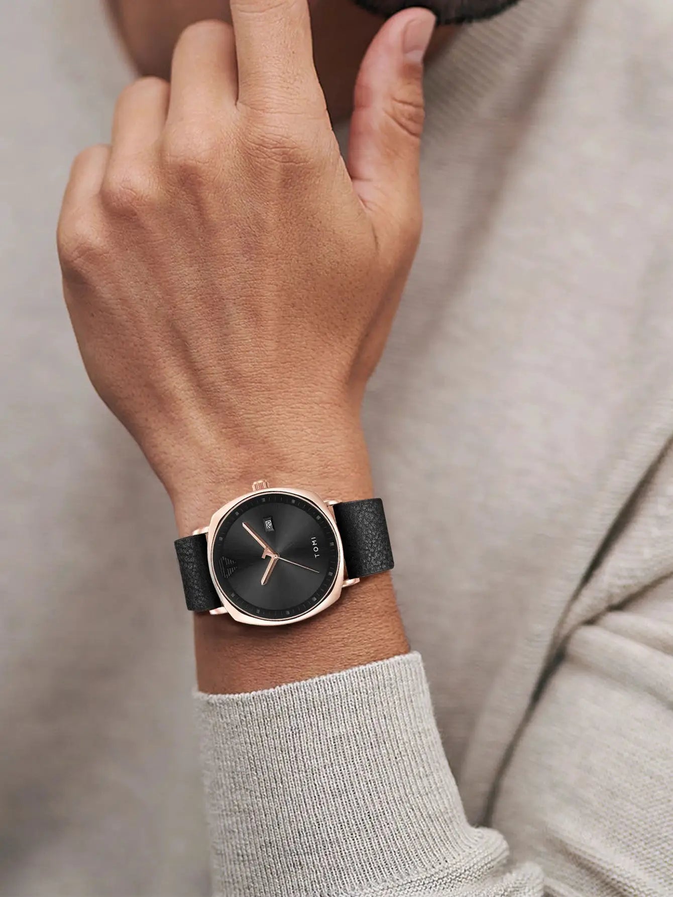 TOMI men's minimalist watch with rose-gold case, black dial, calendar date window, leather strap
