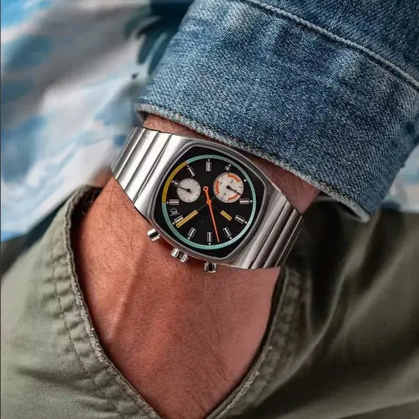 CILOA 2025 men's premium stainless steel quartz watch with black dial and orange hands