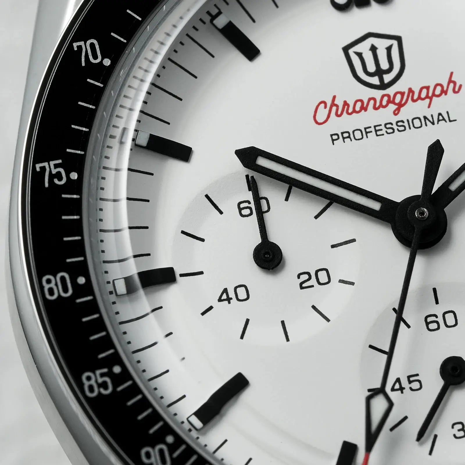 Watchdives WD1863 quartz men's chronograph with white dial, black bezel and steel case
