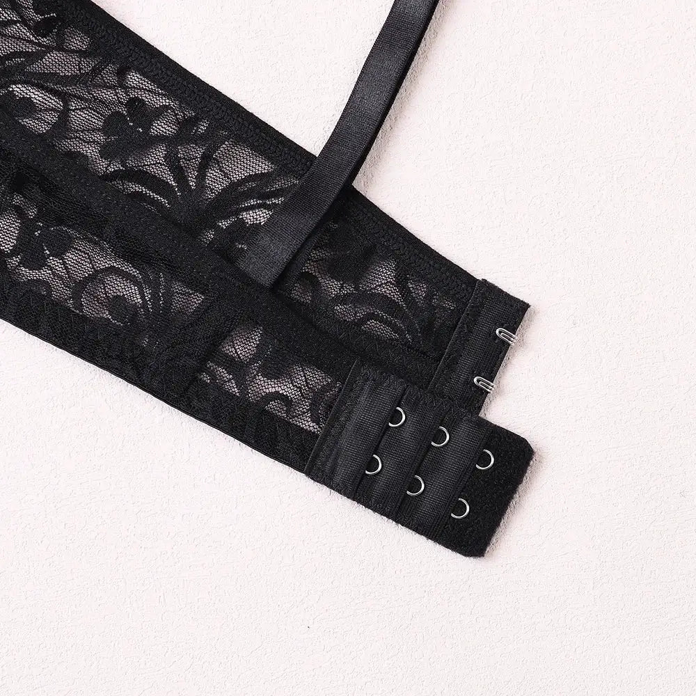 Womens black lace underwire bra with floral embroidery and 3-row hook closure, Simples Market