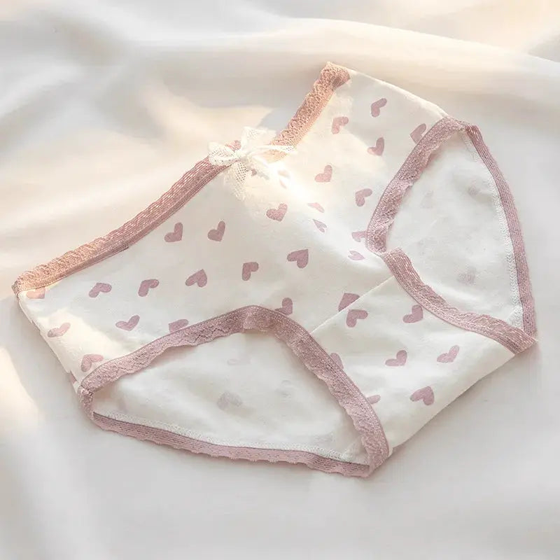 Simples Market 5-pack cotton panties for women, white with pink heart print and pink lace trim