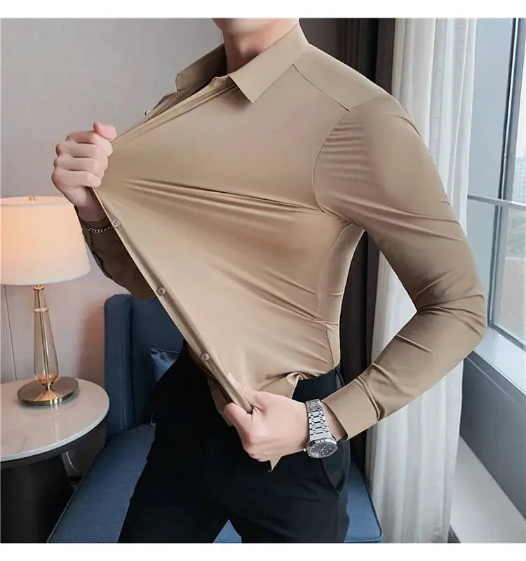 Simples Market plus-size 4XL-M seamless long-sleeve dress shirt in beige, high-elasticity fabric
