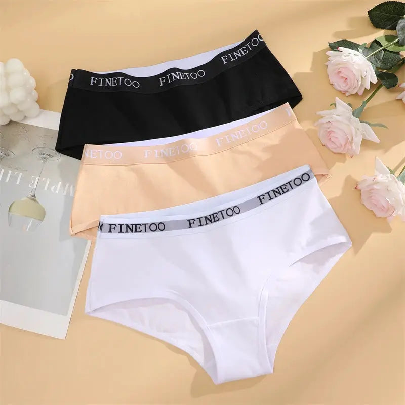 FINETOO cotton women’s underwear, 3-pack low-rise briefs with branded elastic in black, nude, white