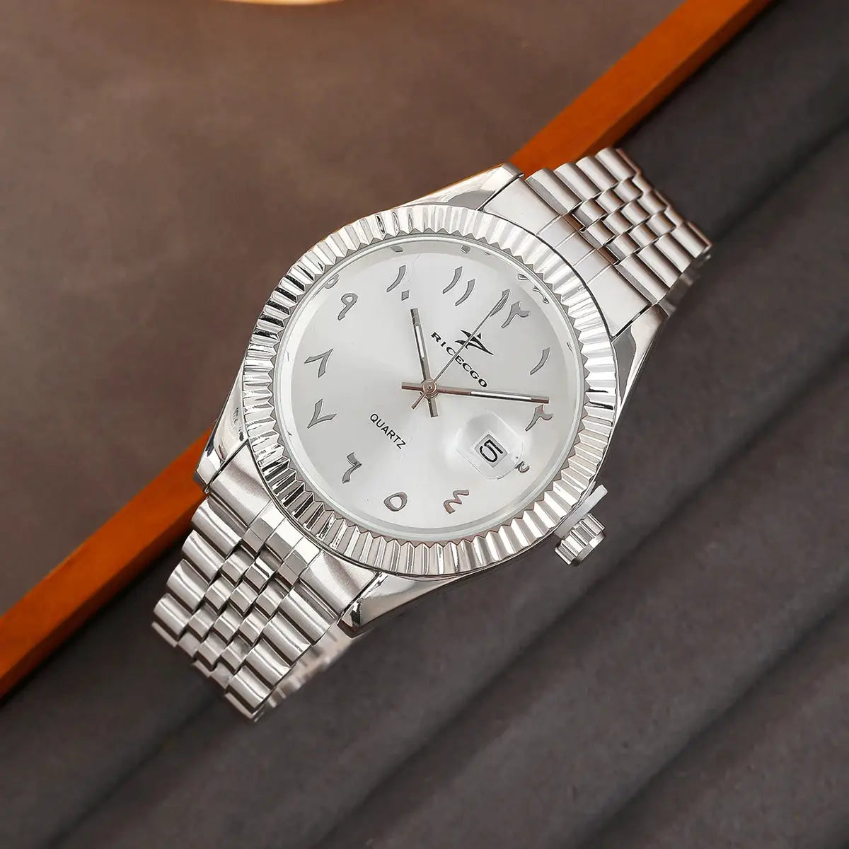 Mens Luxury Stainless Steel Quartz Wristwatch With Date Display For Classic Business And Casual Styles