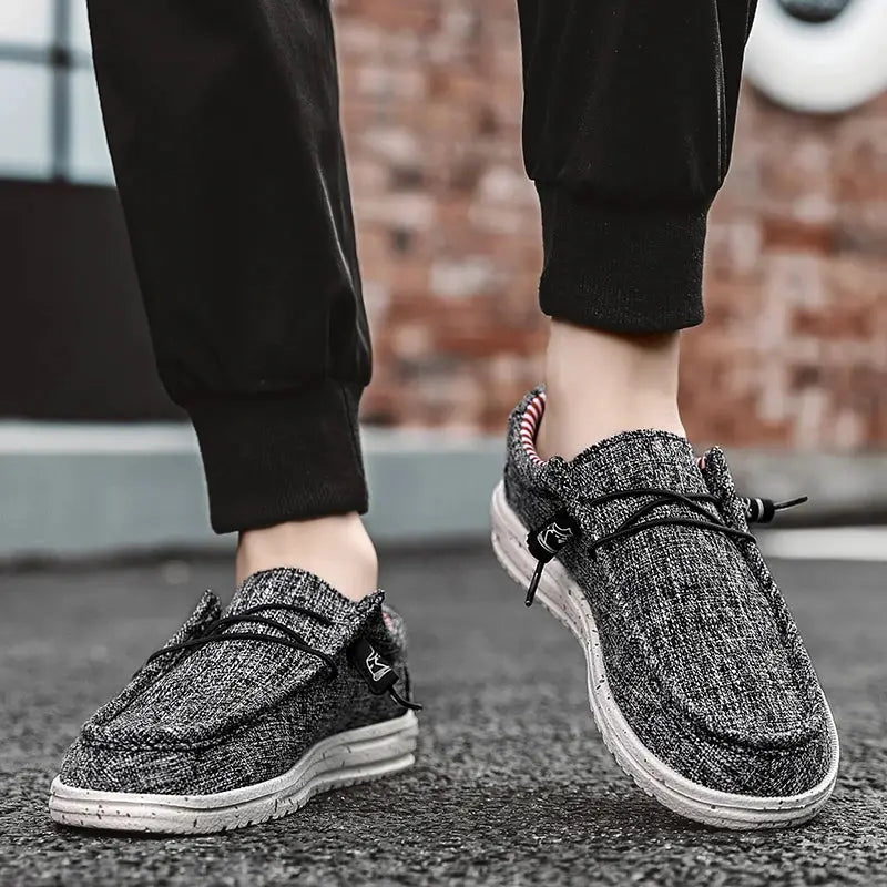 Simples Market men's casual canvas loafers with light grey knit upper, black laces and white vulcanized sole