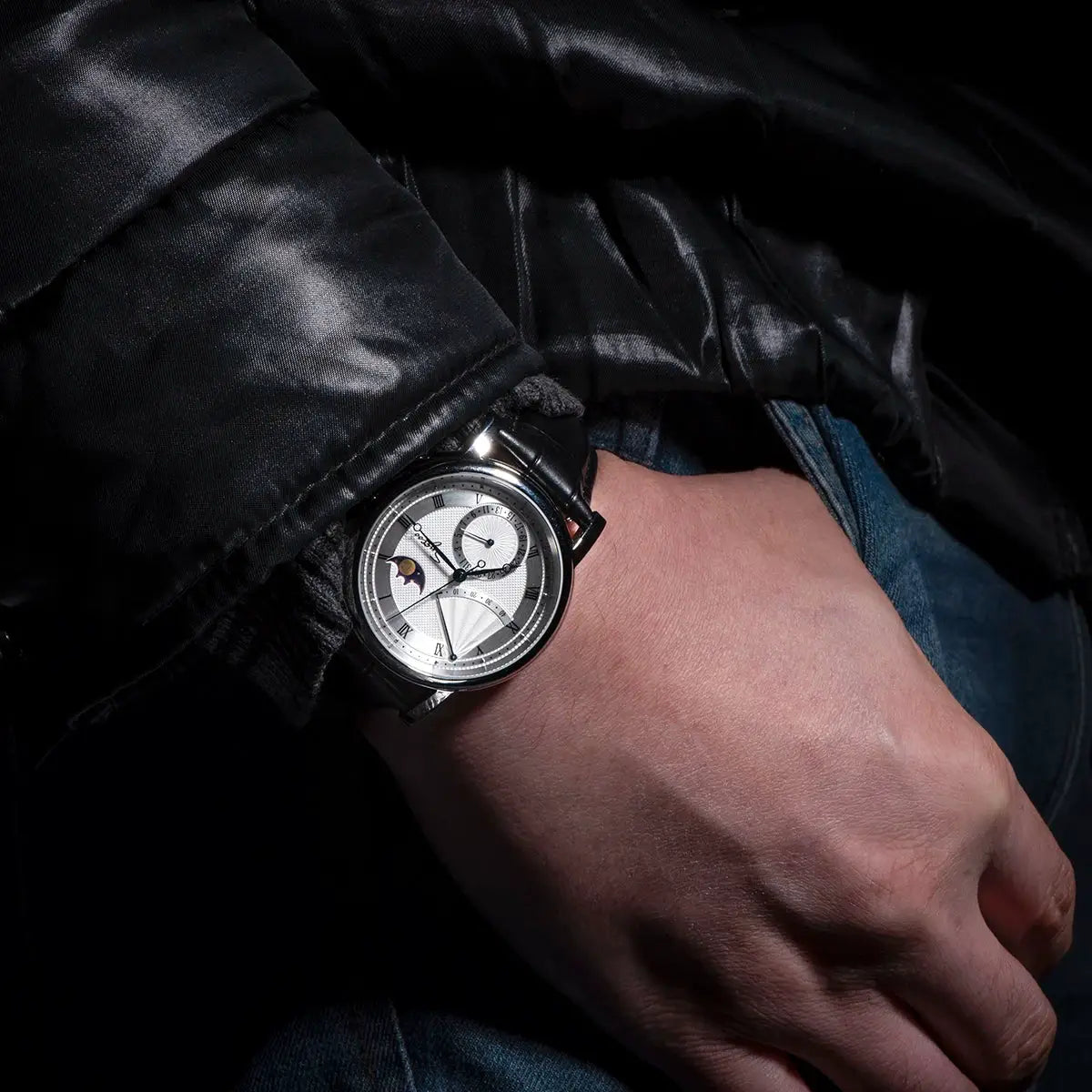 Sugess Moonphase men's watch with automatic movement, sapphire glass, black leather strap