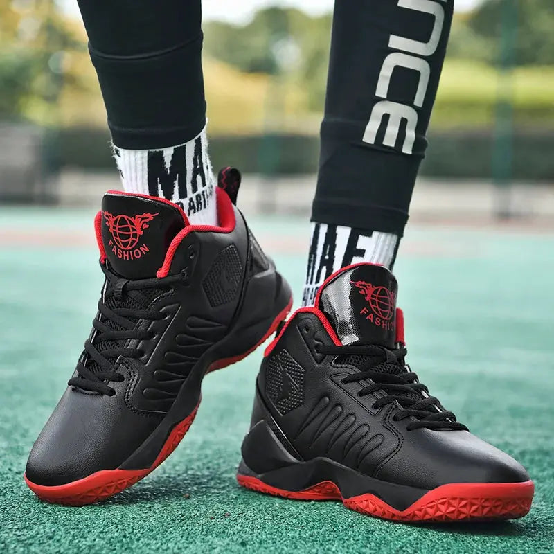 Men's sneakers by Simples Market in black and red with breathable athletic design