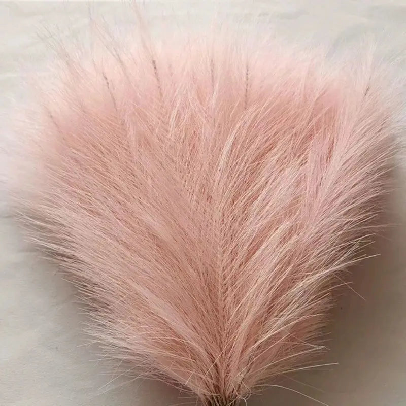 Five Pieces 42cm Artificial Pampas Grass Plumes For Wedding Props And Boho Home Decoration