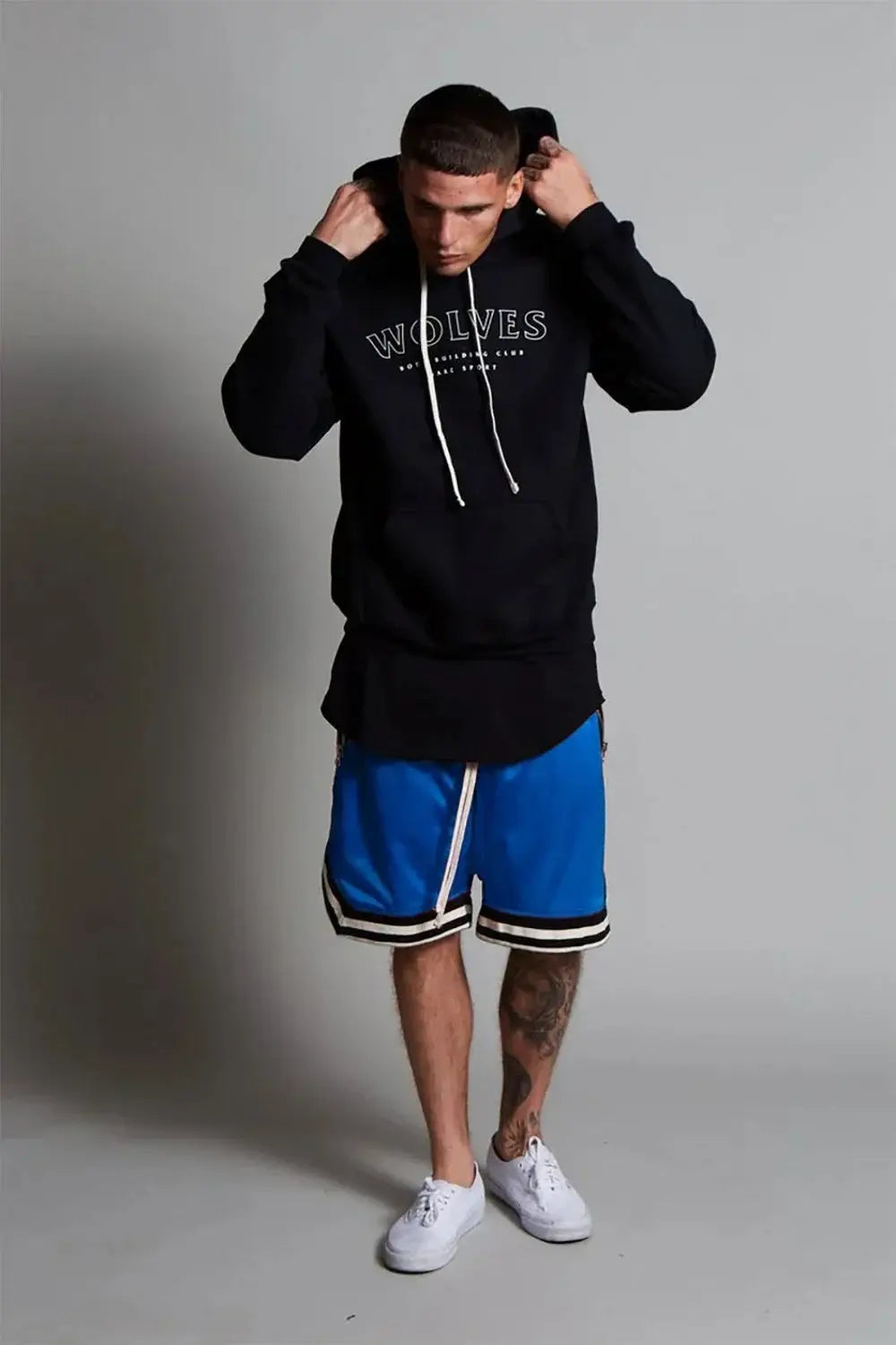 Men's basketball shorts, blue with white striped hem for gym and sportswear