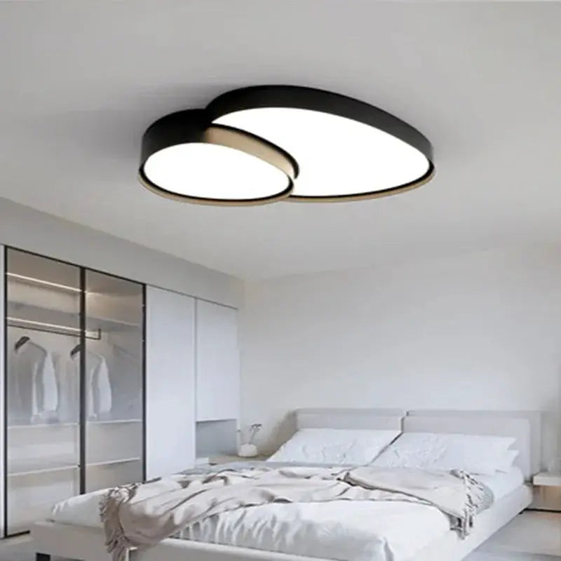 Simples Market modern LED ceiling lamp with black/white circular design, remote control