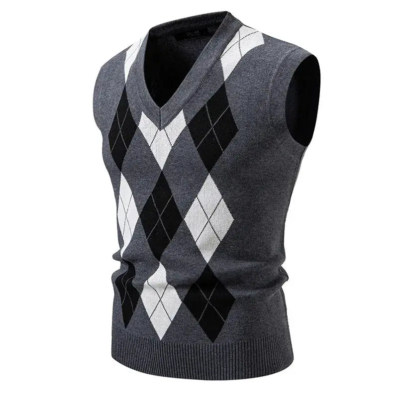 Simples Market men's argyle knit vest, V-neck, sleeveless, gray with black and white diamond pattern.