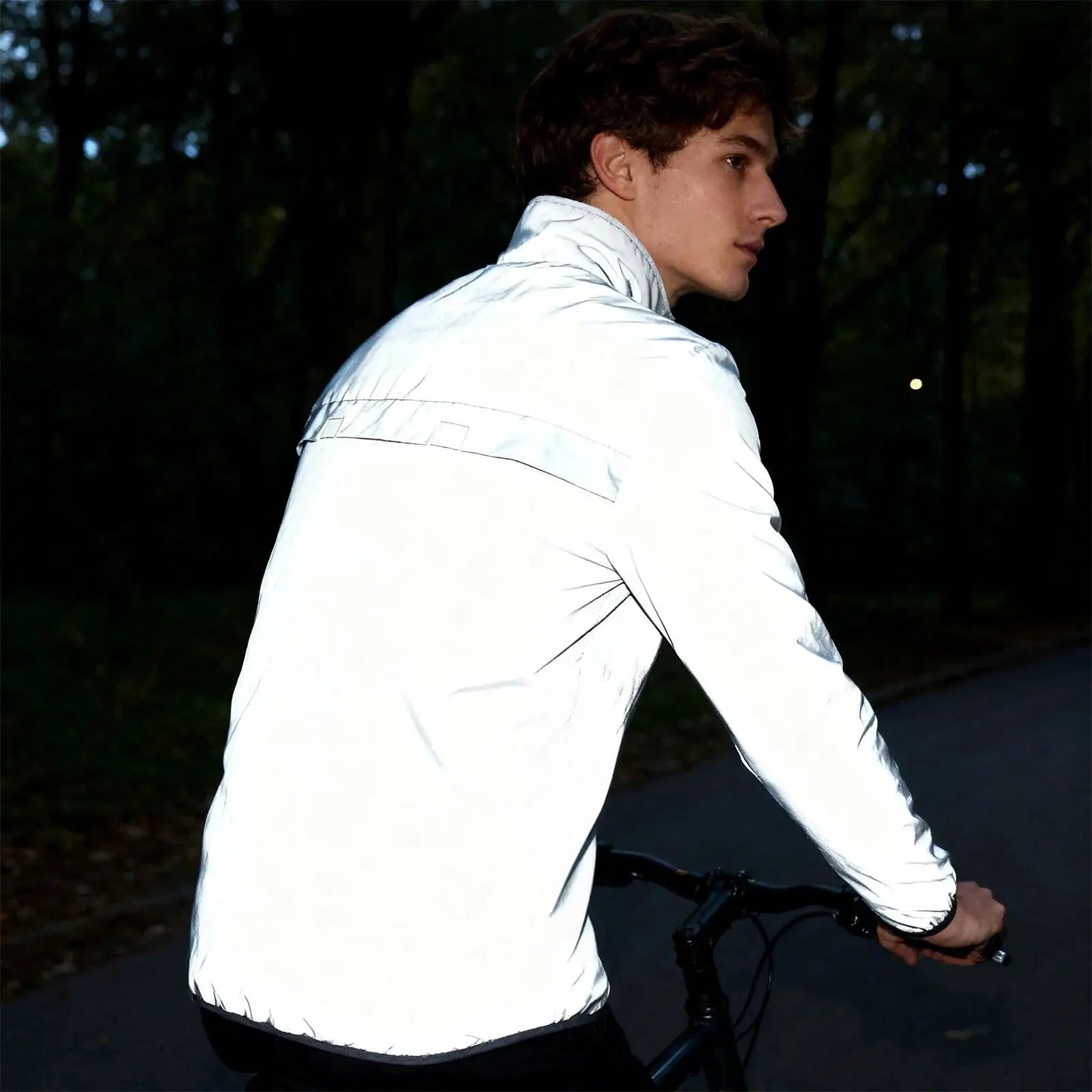 WOSAWE men's fully reflective white windbreaker jacket with hood for cycling and outdoor use.