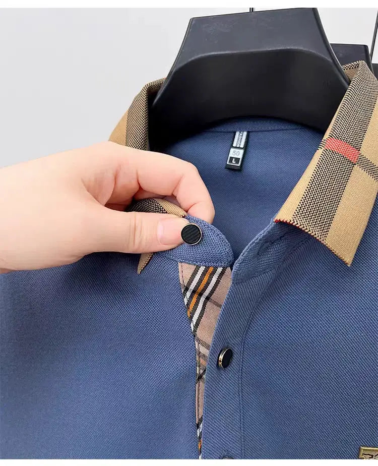 Blue Simples Market polo shirt, short sleeve with beige plaid inner collar and black buttons, breathable silk-cotton fabric