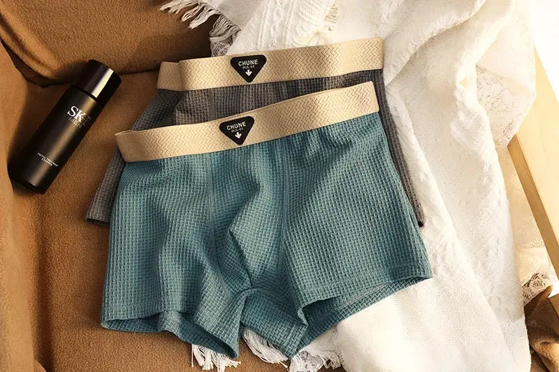 3-pack men's boxer shorts in ice-silk fabric, teal, blue-gray and gray with beige waistbands featuring CHUNE.