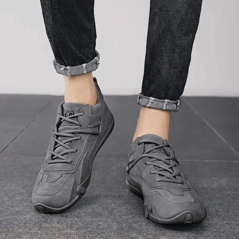 Mens Outdoor Sports Hiking Shoes Four Seasons Anti Slip Comfort Work Shoes Fashion Youth Casual Trendy Sneakers