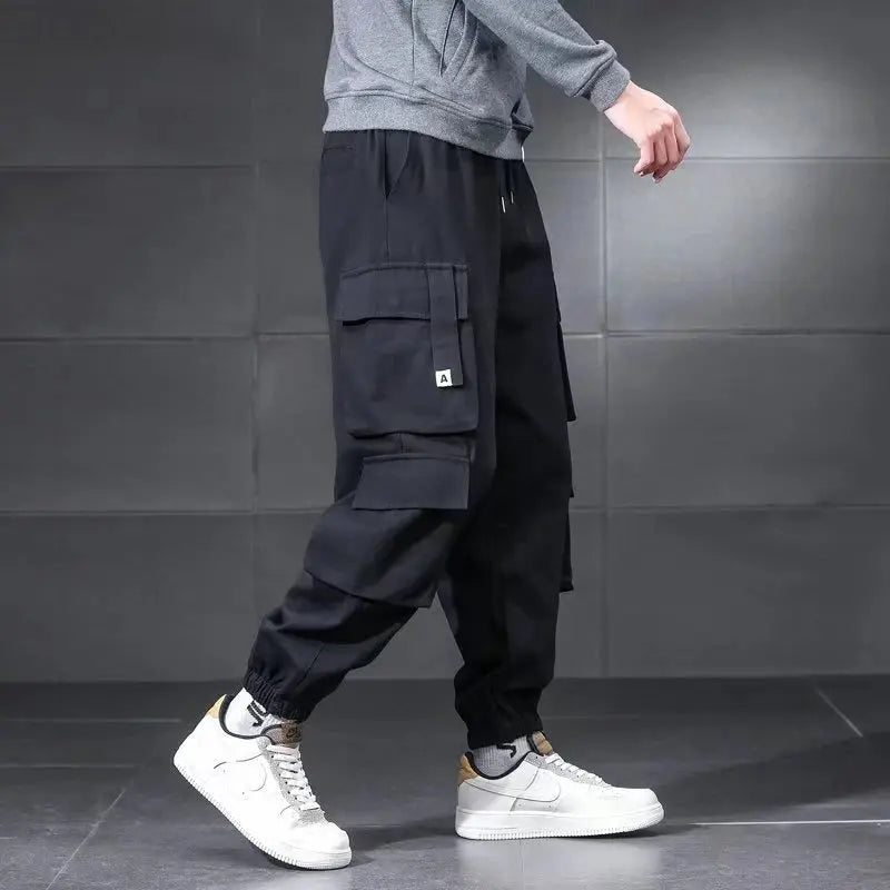 Simples Market men's winter lambswool cargo pants, black waterproof outdoor pants with cargo pockets.