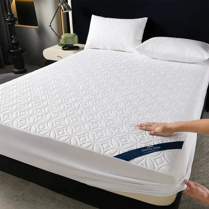 Simples Market mattress protector, quilted, waterproof antibacterial, white, breathable with 30cm deep pocket.