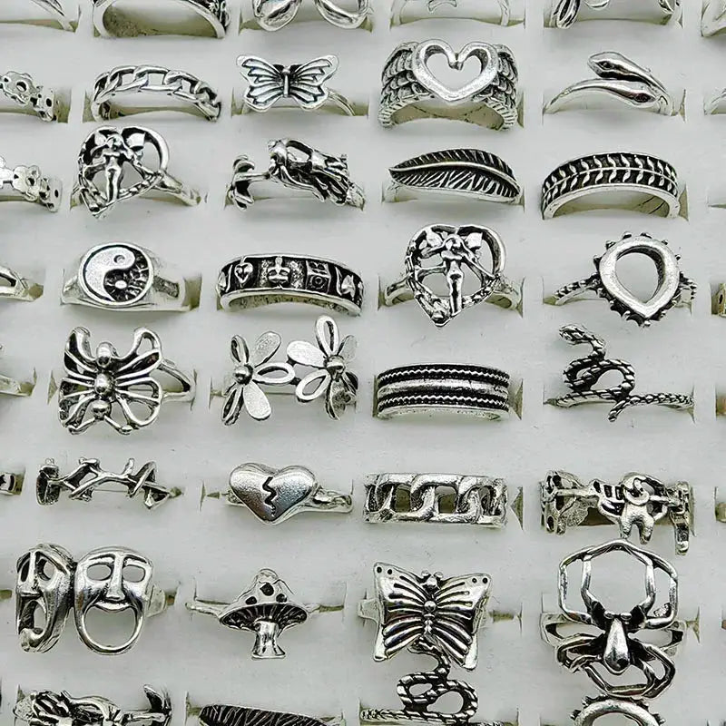 30Pcs Alloy Finger Rings For Women Jewelry Lot Wholesale Set Featuring Floral Cutout Skull Spider Animal Leaf Snake