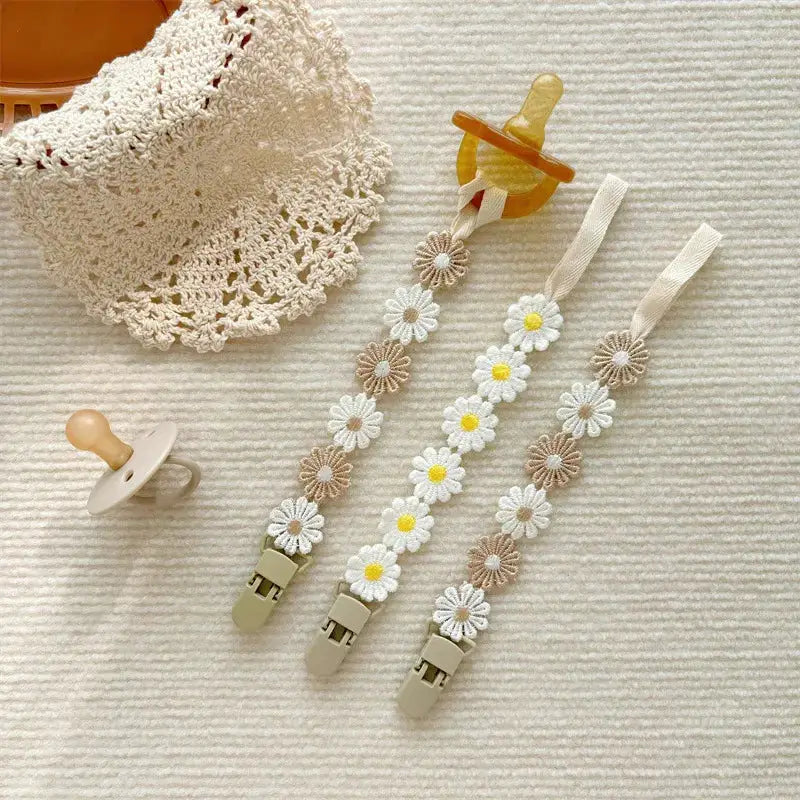 Little Daisy Baby Pacifier Clips and Chain Nipple Holder For Toddlers Girls Baby Shower Gift Baby Accessories