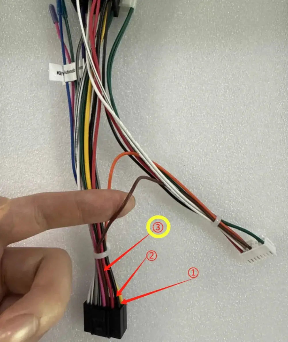 Simples Market 2Din car radio wiring harness with multicolor wires and a black rectangular connector