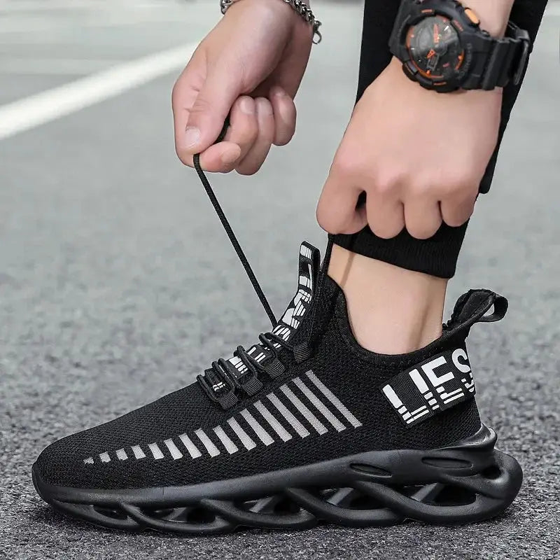 MAEDEF men’s breathable mesh sneakers with black platform sole and striped side accents