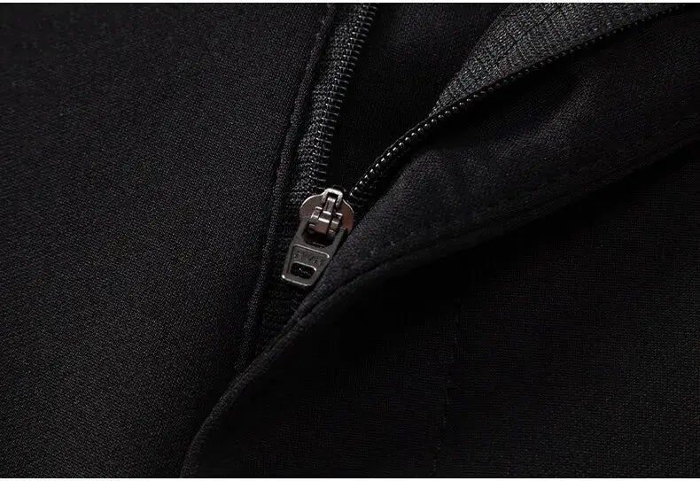 Simples Market men's Bermuda shorts with zipper detail on black lightweight quick-dry fabric