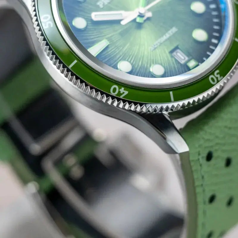 Proxima 39mm dive watch Simples Market with green bezel, luminous dial markers, stainless steel case, green strap