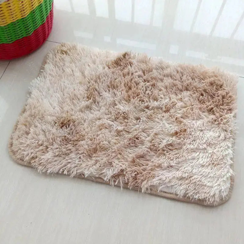 VIKAMA silk-wool shag rug in beige for children's room or living room, plush texture.