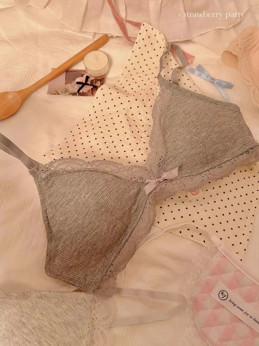 SP&CITY Sweet Girl triangular-cup lace bra, gray lace, wire-free