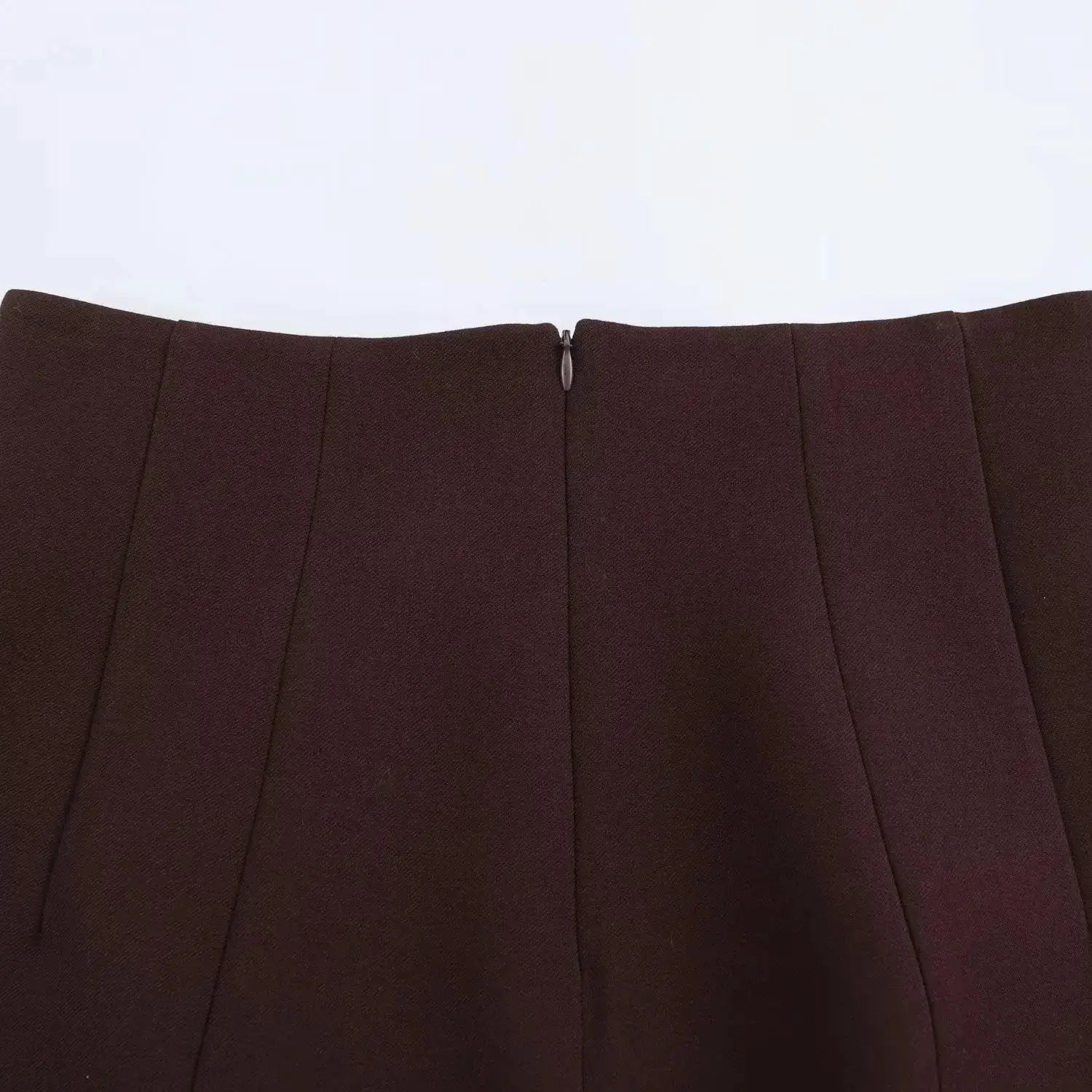 Skirt in brown with center back zipper, by Simples Market