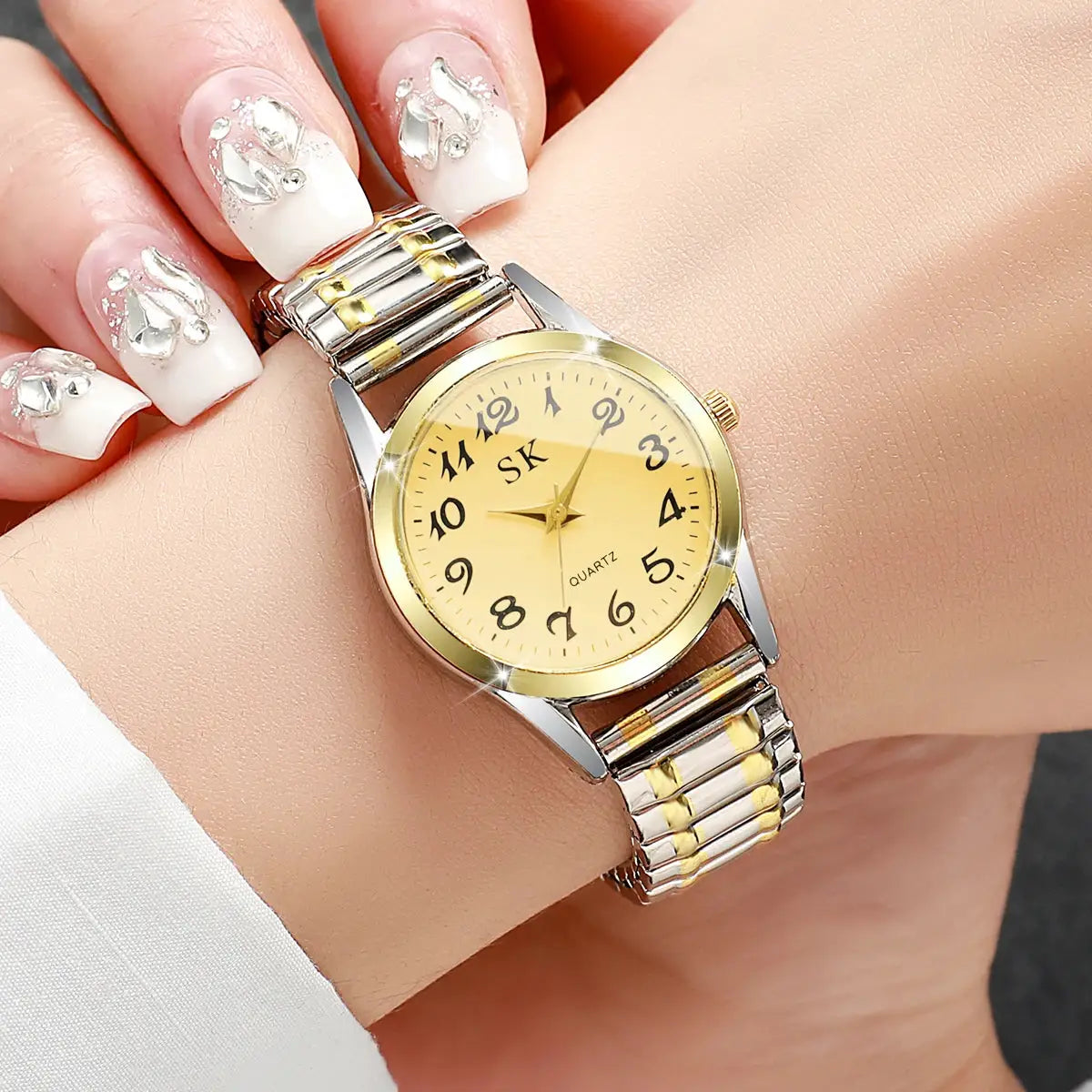 AuroraTime Elegant Small Dial Women Watch 28mm Quartz Movement With Elastic Strap For Everyday Wear