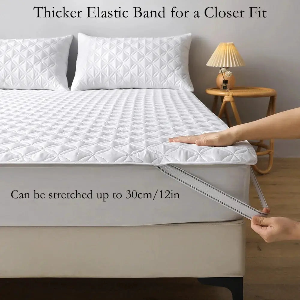 Mattress protector (1pc) by Simples Market, white quilted, dustproof breathable with elastic band