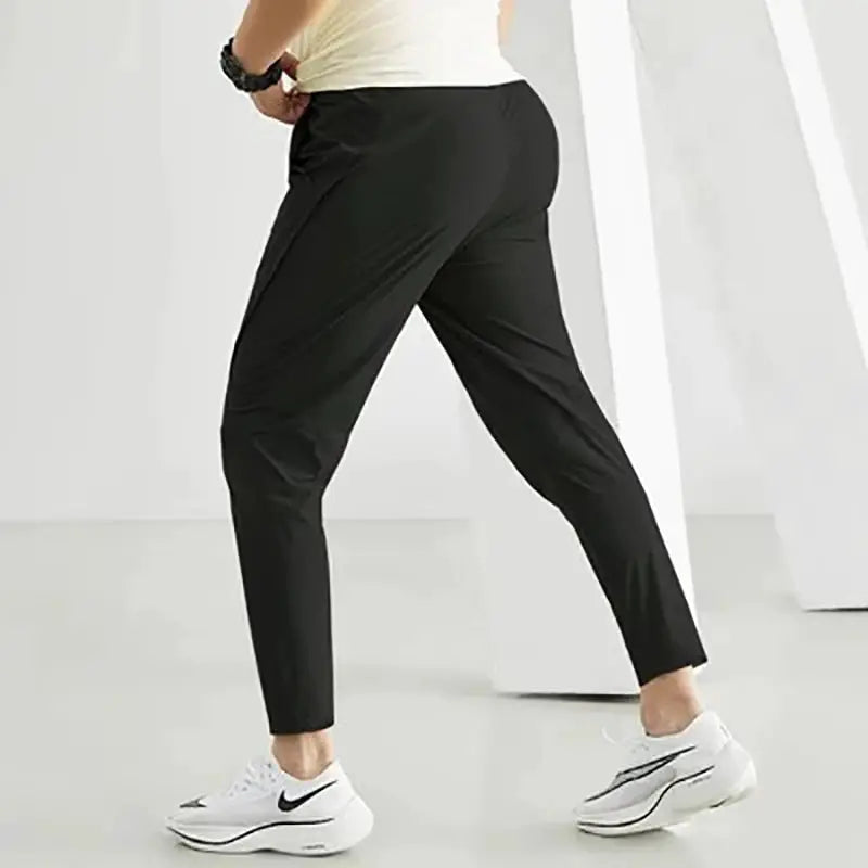 Men's running pants, black quick-dry joggers with elastic waistband